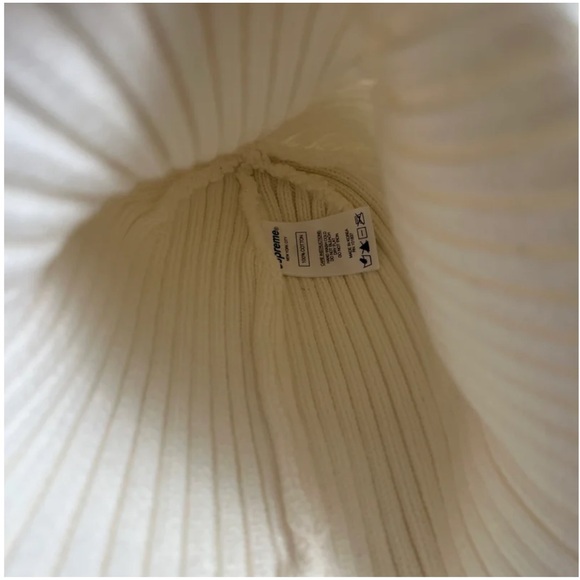 Preloved cream Supreme beanie - Picture 3 of 6